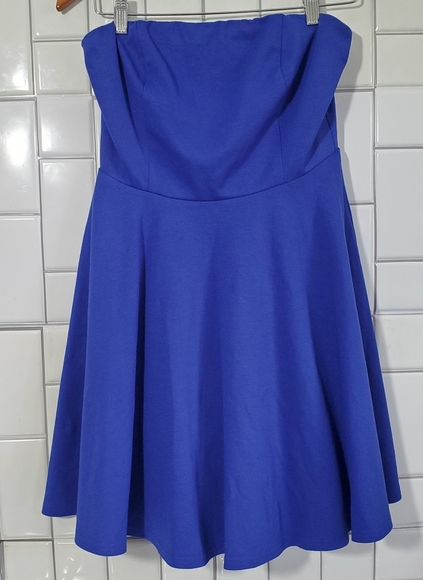 Lulus Dresses & Skirts - LULUS  Strapless Mini Dress A-line  Medium Weight 